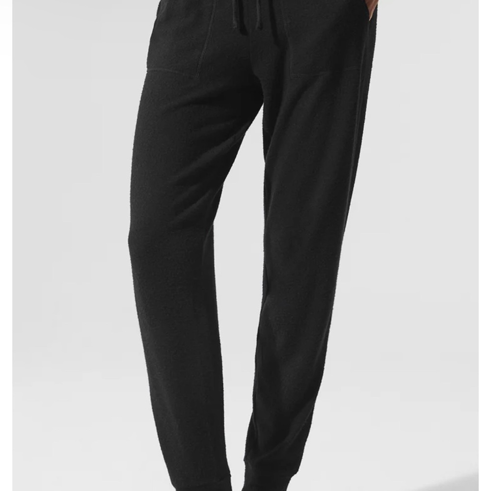 ALO Yoga Black Track Pants with Tapered Leg and Elastic Cuffs